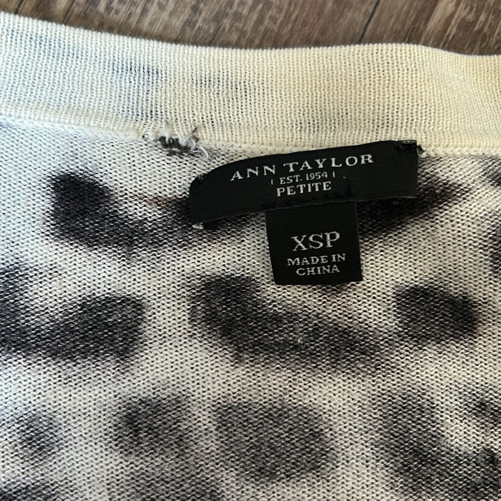 Ann Taylor Printed Fitted Long Sleeve Button Down Shirt - Picture 5 of 5
